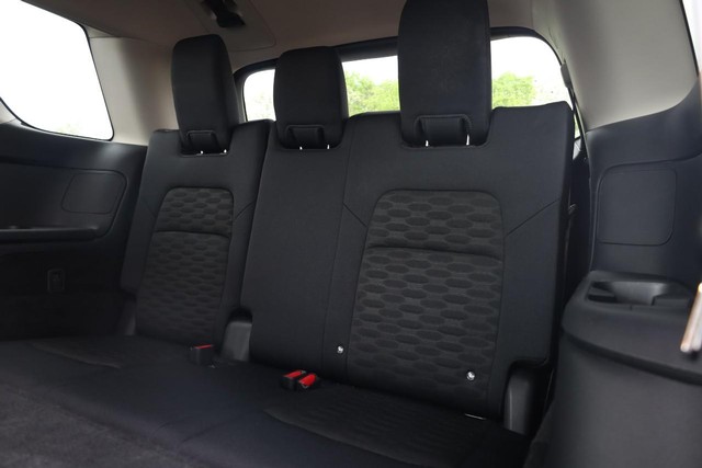 Nissan Pathfinder Vehicle Image 26