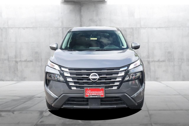 Nissan Rogue Vehicle Image 04