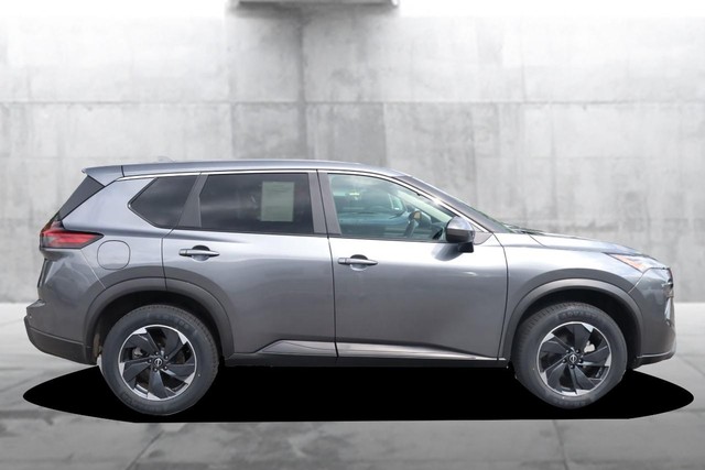 Nissan Rogue Vehicle Image 05