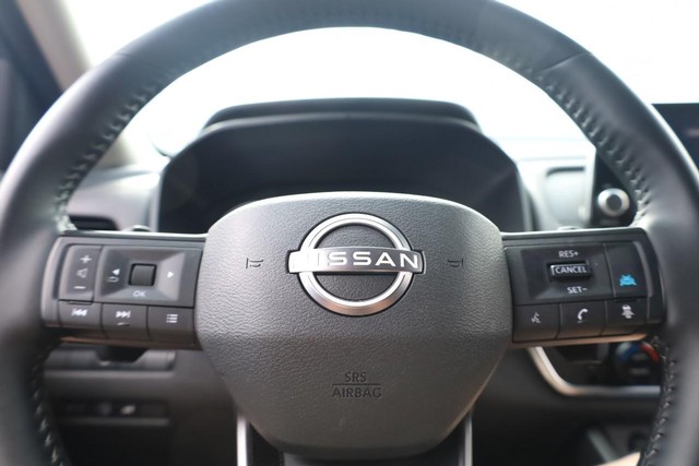 Nissan Rogue Vehicle Image 09