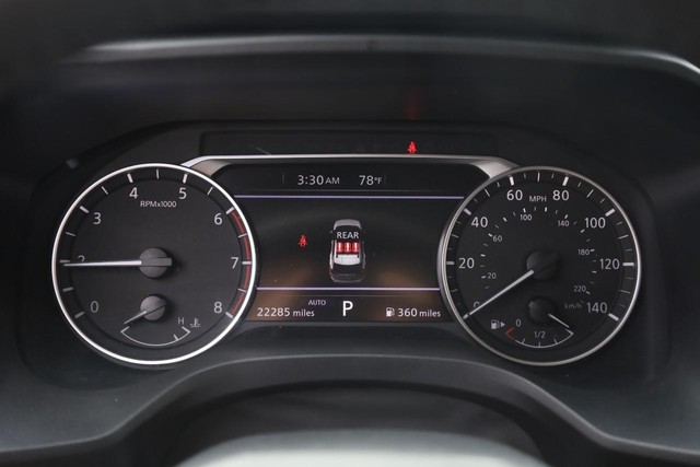 Nissan Rogue Vehicle Image 10