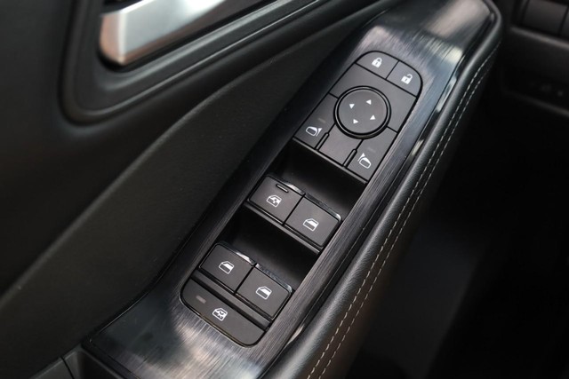 Nissan Rogue Vehicle Image 17