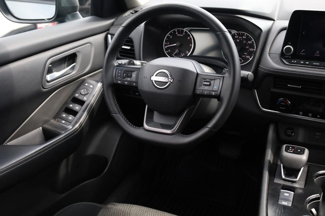 Nissan Rogue Vehicle Image 23