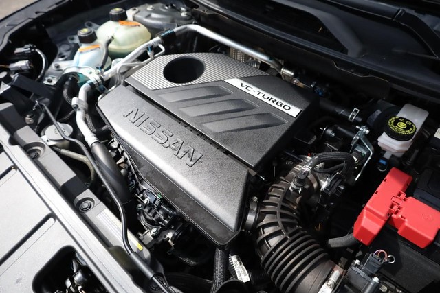 Nissan Rogue Vehicle Image 25