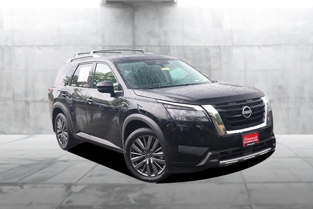 Nissan Pathfinder Vehicle Image 02