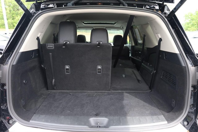 Nissan Pathfinder Vehicle Image 08
