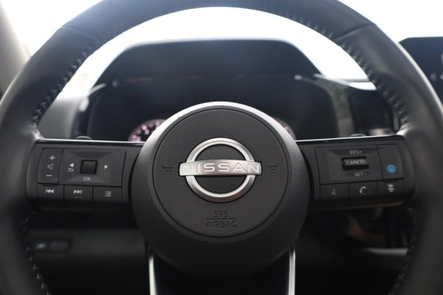 Nissan Pathfinder Vehicle Image 13