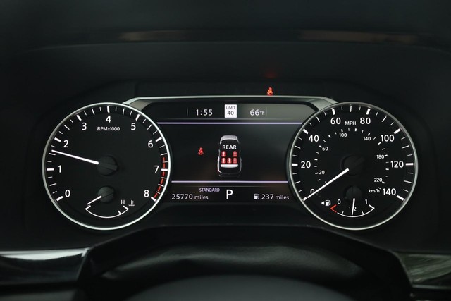 Nissan Pathfinder Vehicle Image 14