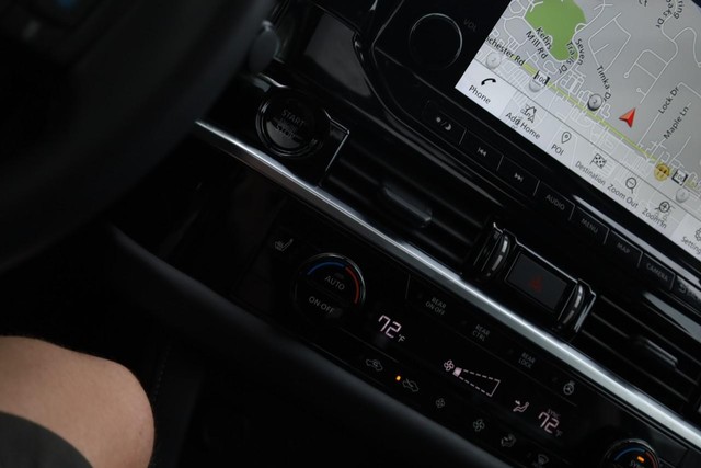 Nissan Pathfinder Vehicle Image 17