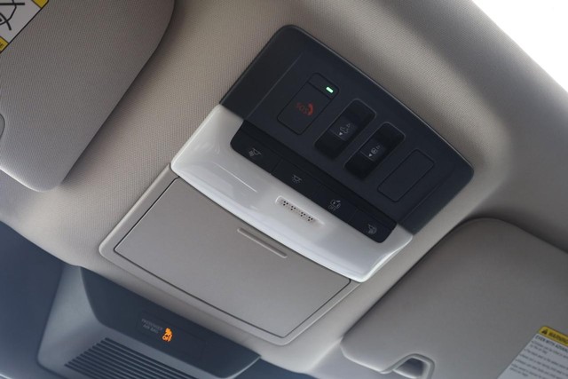 Nissan Pathfinder Vehicle Image 23