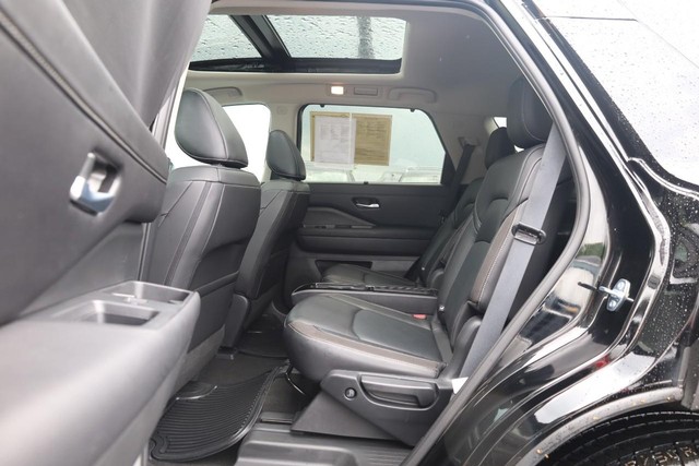 Nissan Pathfinder Vehicle Image 26