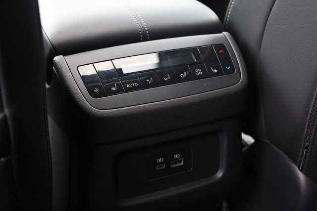 Nissan Pathfinder Vehicle Image 28