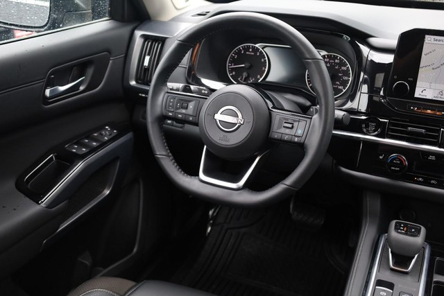 Nissan Pathfinder Vehicle Image 30