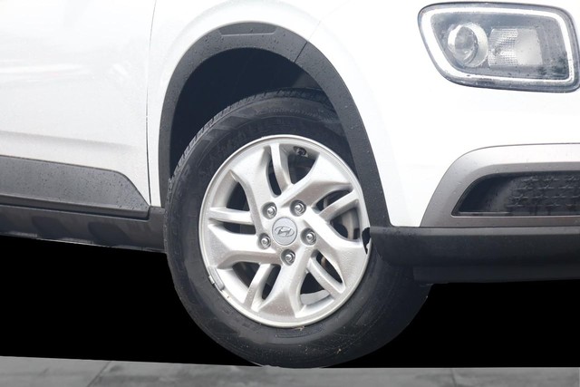 Hyundai Venue Vehicle Image 03
