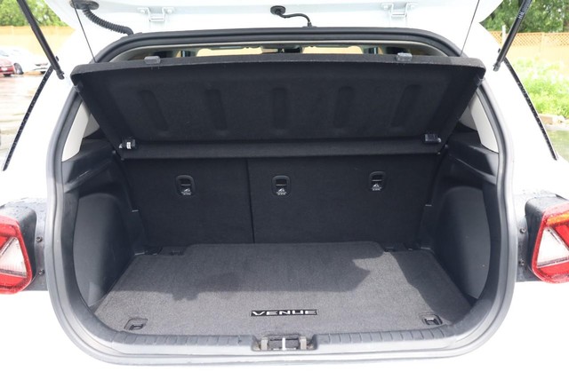 Hyundai Venue Vehicle Image 07
