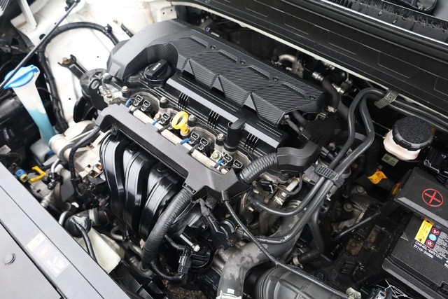 Hyundai Venue Vehicle Image 21