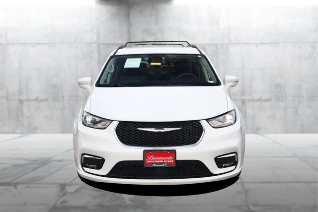 Chrysler Pacifica Vehicle Image 04