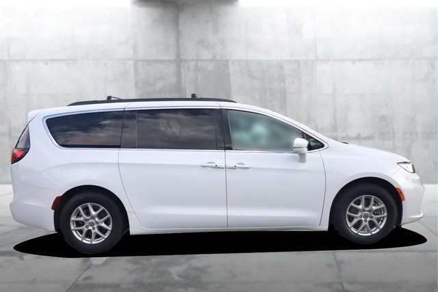 Chrysler Pacifica Vehicle Image 05