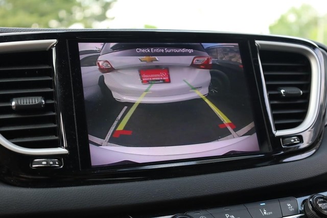 Chrysler Pacifica Vehicle Image 14