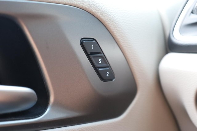 Chrysler Pacifica Vehicle Image 20