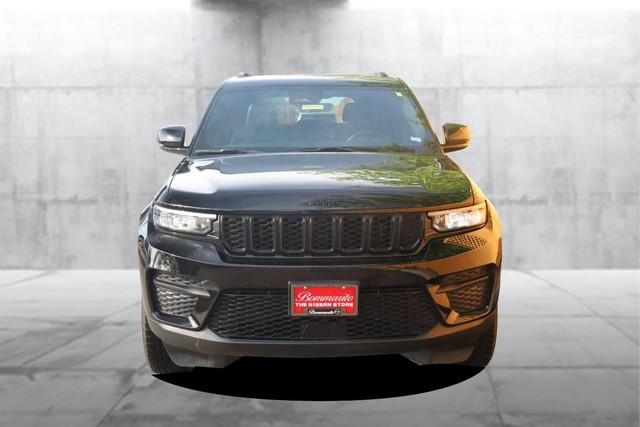 Jeep Grand Cherokee Vehicle Image 04