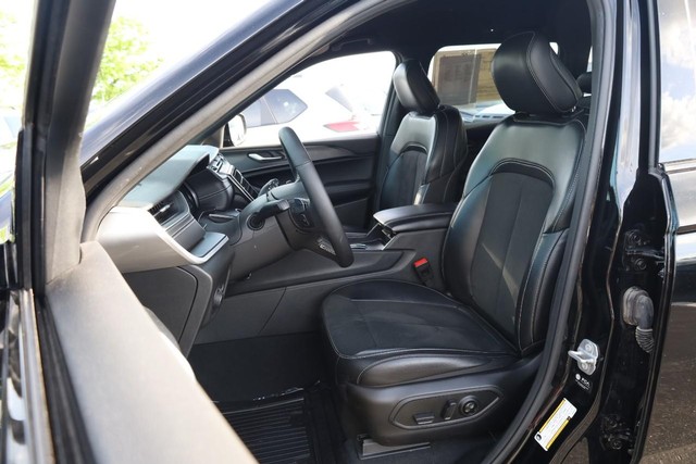 Jeep Grand Cherokee Vehicle Image 08