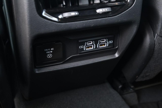 Jeep Grand Cherokee Vehicle Image 21