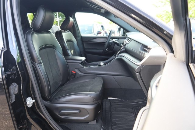 Jeep Grand Cherokee Vehicle Image 24