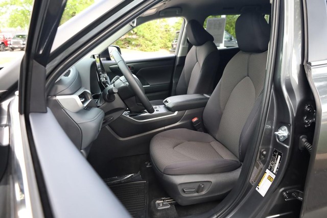 Toyota Highlander Vehicle Image 10