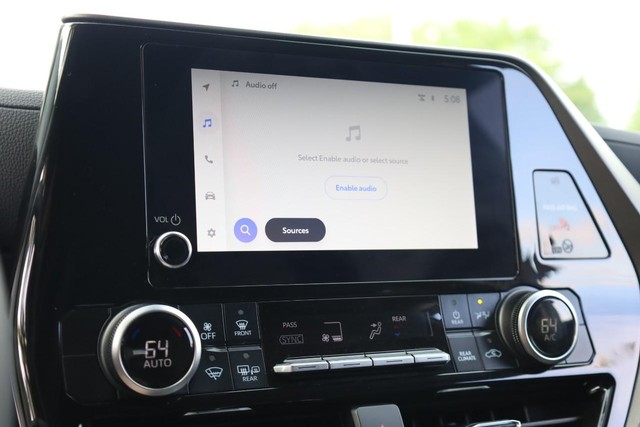 Toyota Highlander Vehicle Image 13