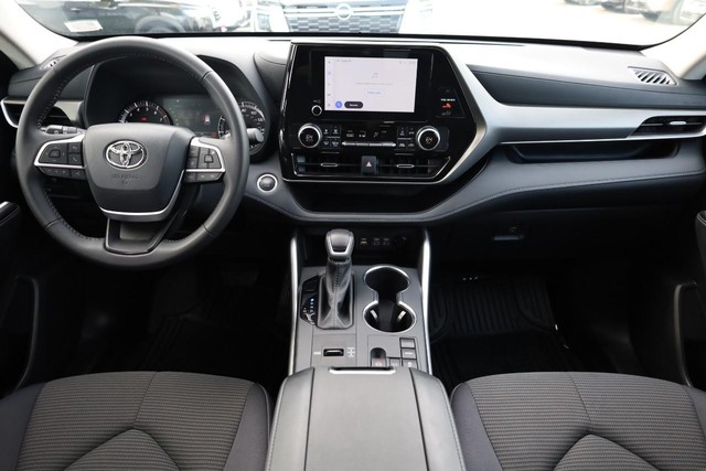 Toyota Highlander Vehicle Image 21