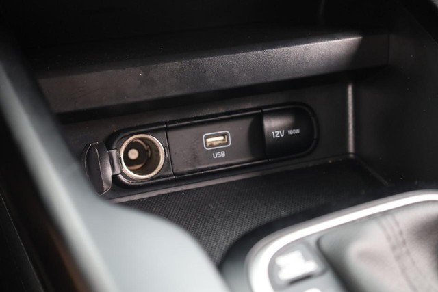 Kia Soul Vehicle Image 14