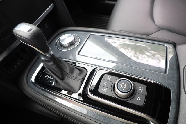 Nissan Armada Vehicle Image 18
