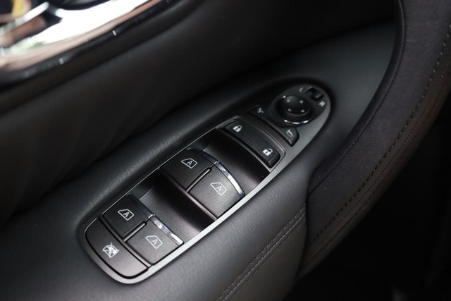 Nissan Armada Vehicle Image 20
