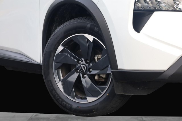 Nissan Rogue Vehicle Image 03