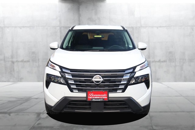 Nissan Rogue Vehicle Image 04