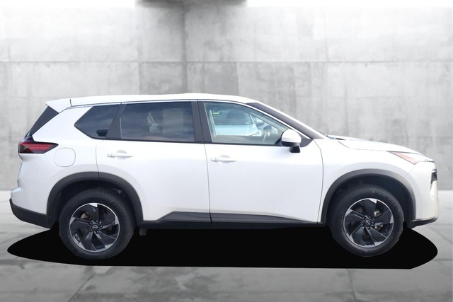 Nissan Rogue Vehicle Image 05