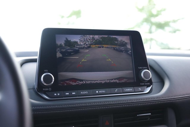 Nissan Rogue Vehicle Image 12