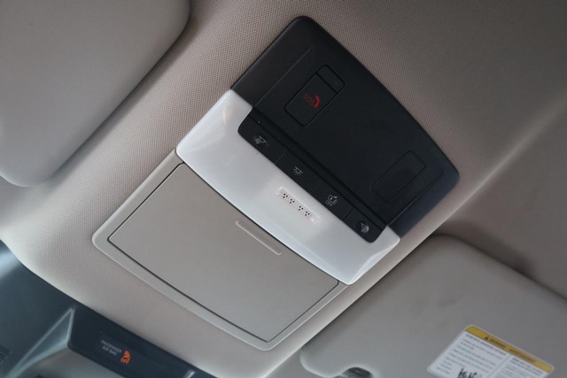 Nissan Rogue Vehicle Image 16