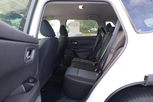 Nissan Rogue Vehicle Image 20