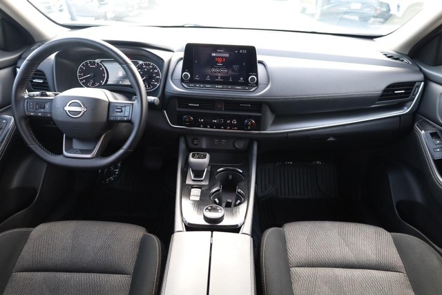 Nissan Rogue Vehicle Image 22