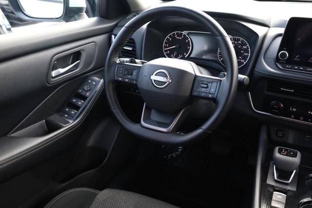 Nissan Rogue Vehicle Image 23
