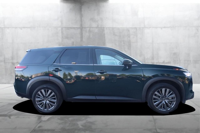Nissan Pathfinder Vehicle Image 05