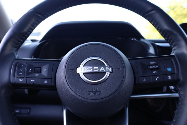 Nissan Pathfinder Vehicle Image 13