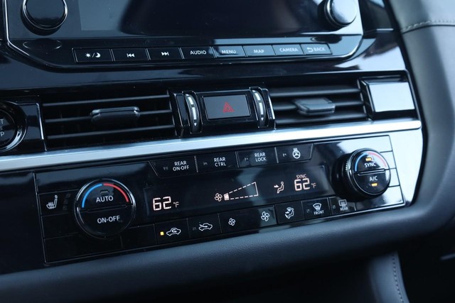 Nissan Pathfinder Vehicle Image 18