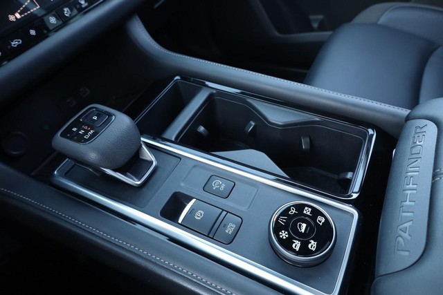 Nissan Pathfinder Vehicle Image 20