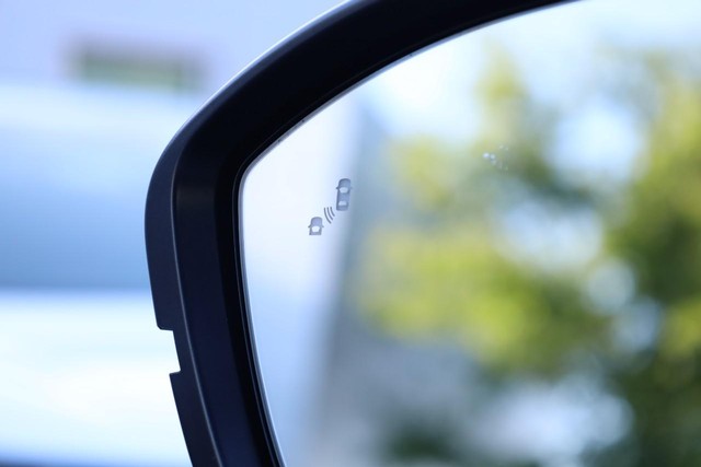 Nissan Pathfinder Vehicle Image 24
