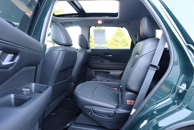 Nissan Pathfinder Vehicle Image 25