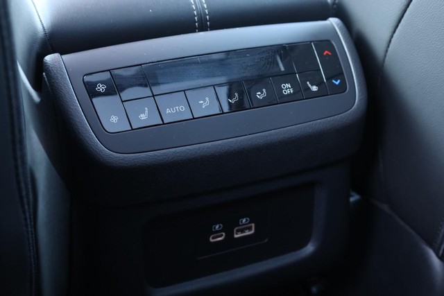 Nissan Pathfinder Vehicle Image 27
