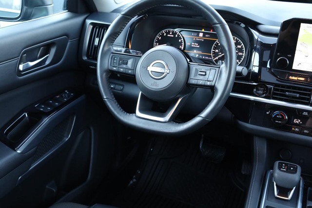 Nissan Pathfinder Vehicle Image 29
